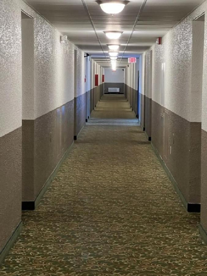 Posh Inn & Suites Wisconsin Rapids Exterior photo