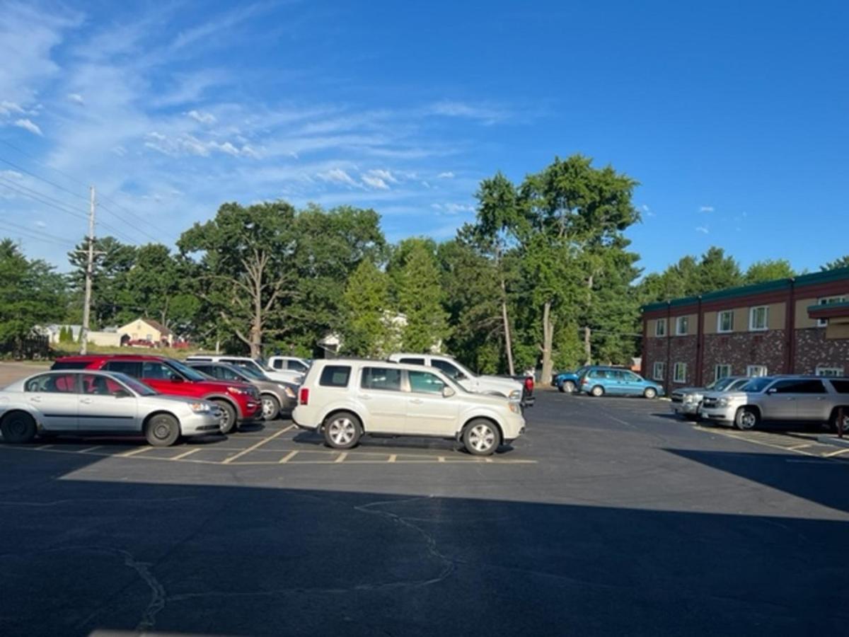 Posh Inn & Suites Wisconsin Rapids Exterior photo